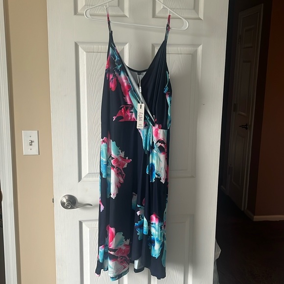 Women’s XL Brand New With Tags Faux Wrap Dress - Picture 1 of 2